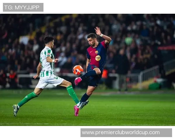 巴萨主场遭罗马逆转2比3遗憾落败引发球迷热议